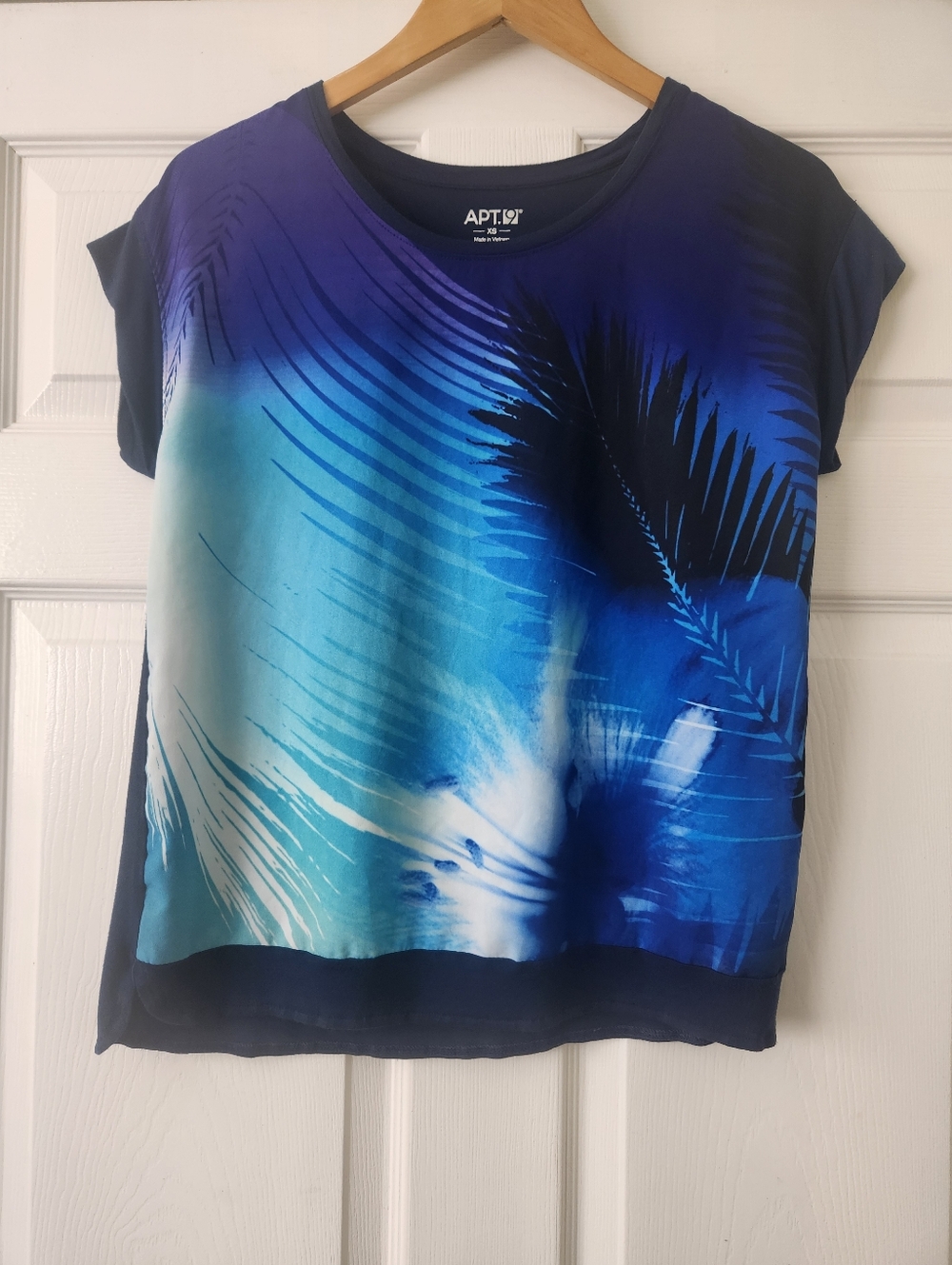 Apt. 9 Navy and Purple Ombre Palm-Print Tee - Women's XS